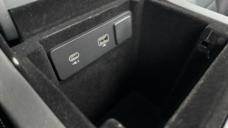 Jaguar F-Pace 2.0 D200 R-Dynamic Black 5dr Auto AWD Diesel Estate